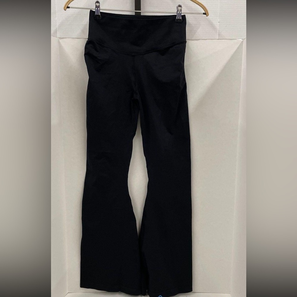 NWT Fabletics Black Activewear Flare Pants. Size M